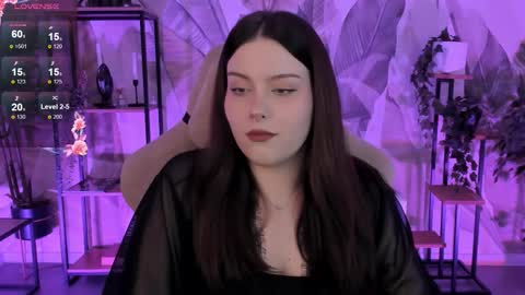 Snapshot of coralinekeyns chatting on October 2025 06:16:02 AM little girl who is always right or Coraline online show from October 2025 06:16:02 AM