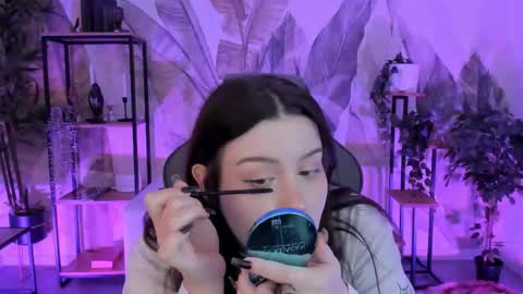 Snapshot of coralinekeyns chatting on October 2025 05:19:02 AM little girl who is always right or Coraline online show from October 2025 05:19:02 AM