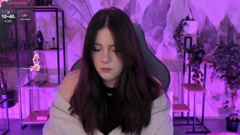 Snapshot of coralinekeyns chatting on October 2025 05:18:02 AM little girl who is always right or Coraline online show from October 2025 05:18:02 AM