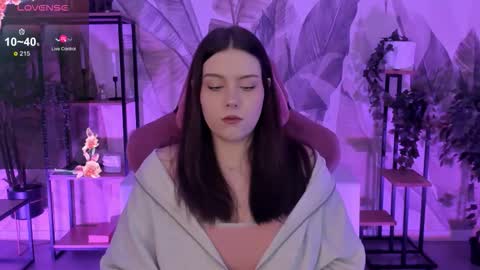 Snapshot of coralinekeyns chatting on November 2025 05:51:01 AM little girl who is always right or Coraline online show from November 2025 05:51:01 AM