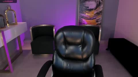 Corinne Russo online show from September 2025 04:04:02 AM