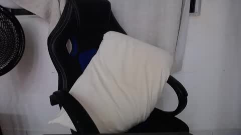 corolaxxl online show from December 2025 01:02:02 AM