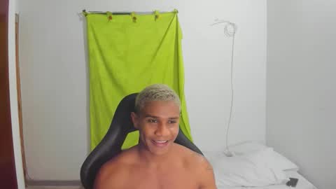 Ethan  online show from May 2026 11:32:01 PM