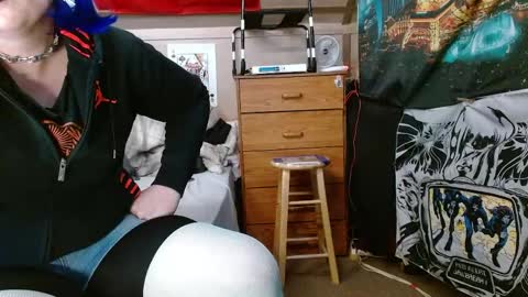 cosmicjones88 online show from April 2026 11:05:01 AM