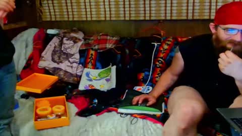 Snapshot of countryfuckers chatting on September 2025 01:15:01 PM Alaskawildcouple online show from September 2025 01:15:01 PM