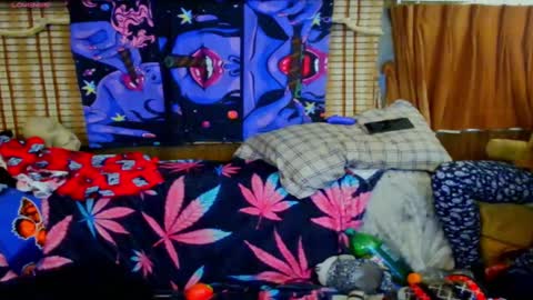 Snapshot of countryfuckers chatting on October 2025 09:28:02 AM Alaskawildcouple online show from October 2025 09:28:02 AM