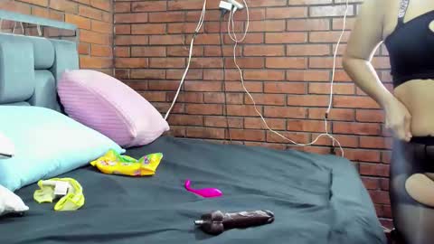 Snapshot of couple_gold69 chatting on October 2025 09:16:01 AM Andrea and Scott online show from October 2025 09:16:01 AM