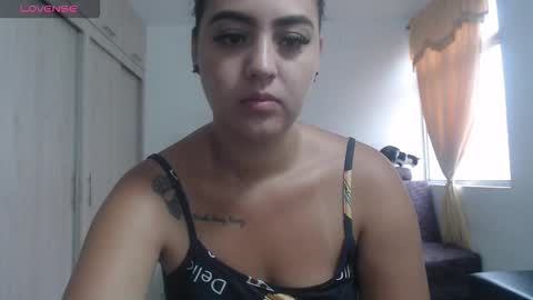  ALEJANDRO Y EMILY  online show from November 2025 12:48:02 PM