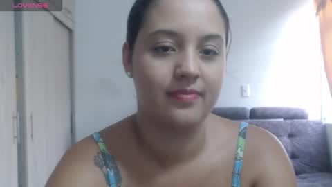  ALEJANDRO Y EMILY  online show from November 2025 01:14:02 PM