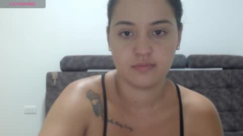  ALEJANDRO Y EMILY  online show from February 2026 02:27:01 AM