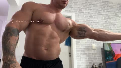 couplemuscle40 online show from May 2026 04:47:01 PM