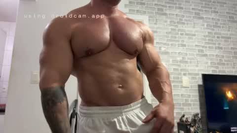 Snapshot of couplemuscle40 chatting on July 2026 01:23:02 AM couplemuscle40 online show from July 2026 01:23:02 AM