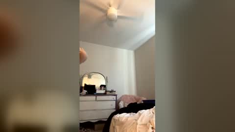 courtneysinclair43 online show from April 2026 07:47:02 PM