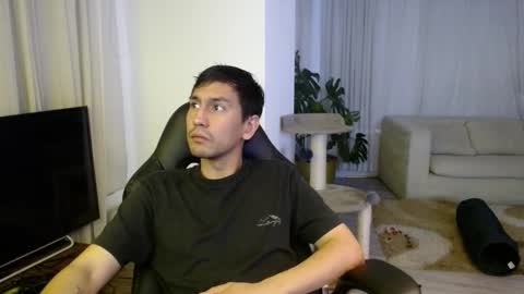 Snapshot of cowboy_co chatting on October 2025 03:32:01 AM cowboy_co online show from October 2025 03:32:01 AM