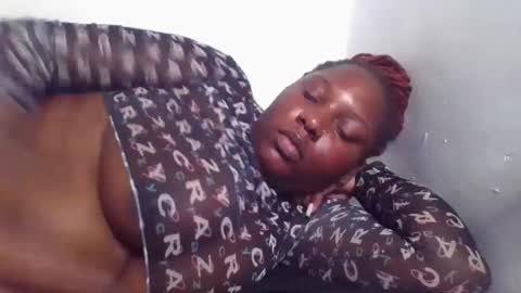 Snapshot of cozy_dion chatting on December 2024 10:25:02 PM Erykah online show from December 2024 10:25:02 PM