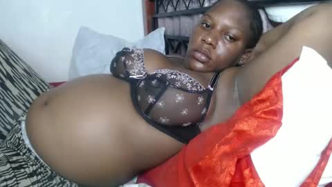 Snapshot of cozy_dion chatting on October 2025 06:31:02 PM Erykah online show from October 2025 06:31:02 PM