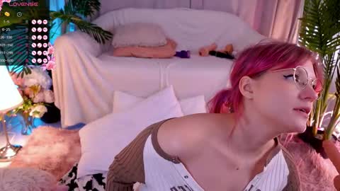 Sonya online show from March 2025 09:59:01 PM