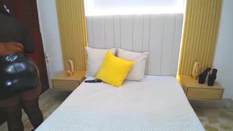 Snapshot of crazybigass chatting on March 2026 12:49:02 PM Sara online show from March 2026 12:49:02 PM