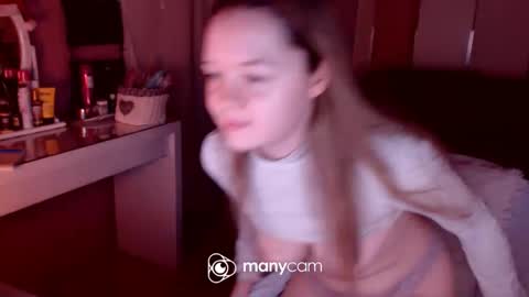 Snapshot of crazydollelf chatting on December 2024 03:15:02 PM Camille online show from December 2024 03:15:02 PM