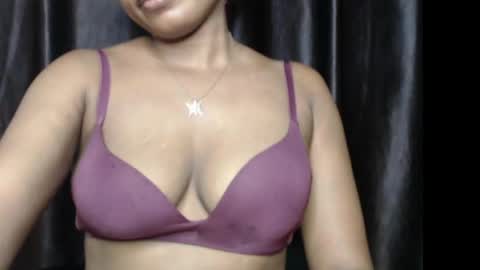 Snapshot of creamy_xvanila chatting on May 2026 09:26:02 AM venessa online show from May 2026 09:26:02 AM