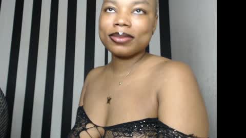 Snapshot of creamy_xvanila chatting on May 2026 09:15:02 AM venessa online show from May 2026 09:15:02 AM
