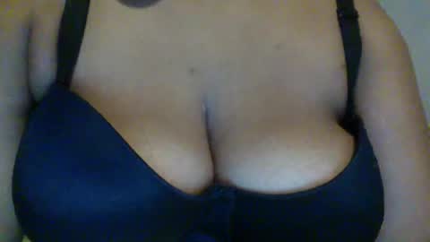 Snapshot of creamycocobabe chatting on January 2025 06:58:02 PM CreamyCocoBabe online show from January 2025 06:58:02 PM