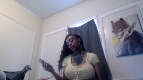 Snapshot of creamyexotica chatting on March 2025 03:07:02 PM CreamyExotica online show from March 2025 03:07:02 PM