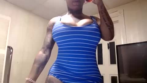 Snapshot of creamyexotica chatting on September 2025 05:57:02 PM CreamyExotica online show from September 2025 05:57:02 PM