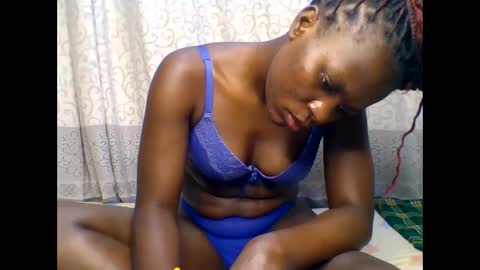 Snapshot of creamypussy15 chatting on October 2025 08:15:02 AM MARY online show from October 2025 08:15:02 AM