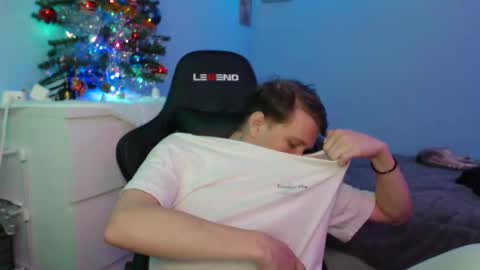 Snapshot of creedsweetie chatting on December 2025 04:58:01 PM CAT online show from December 2025 04:58:01 PM