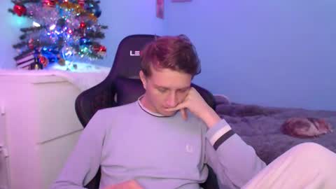 Snapshot of creedsweetie chatting on December 2025 03:41:02 PM CAT online show from December 2025 03:41:02 PM