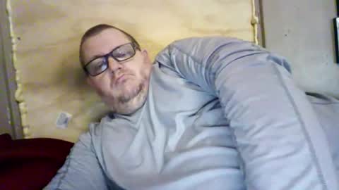 Snapshot of creeeping_death chatting on December 2025 08:49:02 PM The hopeless romantic online show from December 2025 08:49:02 PM