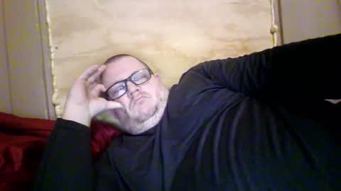 Snapshot of creeeping_death chatting on December 2025 08:38:02 PM The hopeless romantic online show from December 2025 08:38:02 PM