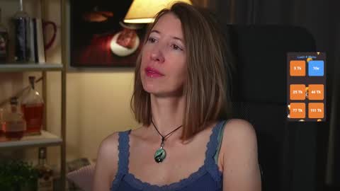 Snapshot of creme_dela_creme chatting on October 2025 05:58:02 PM Quinn de la Creme online show from October 2025 05:58:02 PM