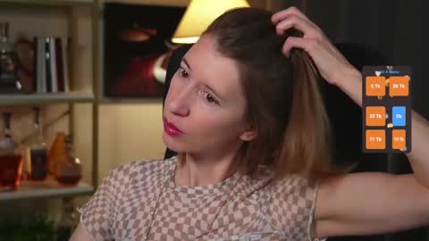 Snapshot of creme_dela_creme chatting on October 2025 05:57:02 PM Quinn de la Creme online show from October 2025 05:57:02 PM