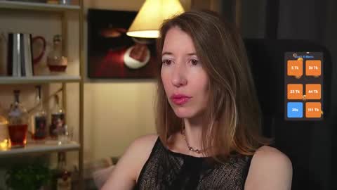 Snapshot of creme_dela_creme chatting on November 2025 06:41:01 PM Quinn de la Creme online show from November 2025 06:41:01 PM