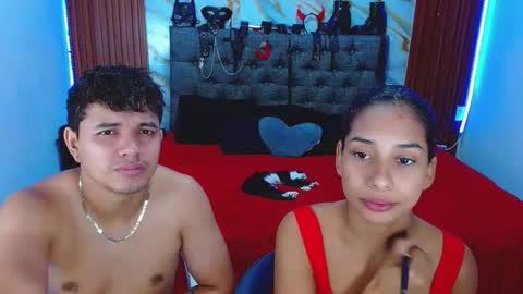 Snapshot of crisandmery chatting on December 2025 07:03:01 AM CRISANDMERY online show from December 2025 07:03:01 AM