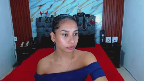 CRISANDMERY online show from April 2026 04:29:01 AM