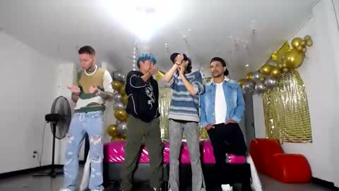 Snapshot of crismens chatting on February 2025 03:13:01 AM crismens online show from February 2025 03:13:01 AM