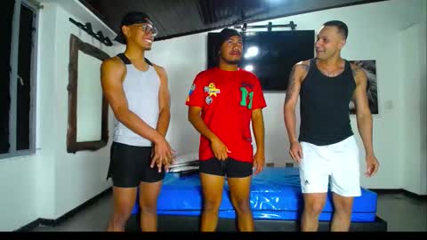 Snapshot of crismens chatting on November 2025 09:24:02 PM crismens online show from November 2025 09:24:02 PM