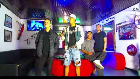 Snapshot of crismens chatting on November 2025 08:02:01 PM crismens online show from November 2025 08:02:01 PM