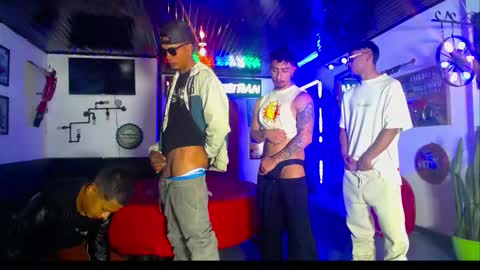 Snapshot of crismens chatting on December 2025 08:15:01 PM crismens online show from December 2025 08:15:01 PM