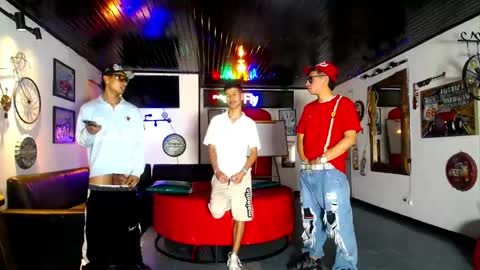 crismens online show from April 2026 08:15:01 PM