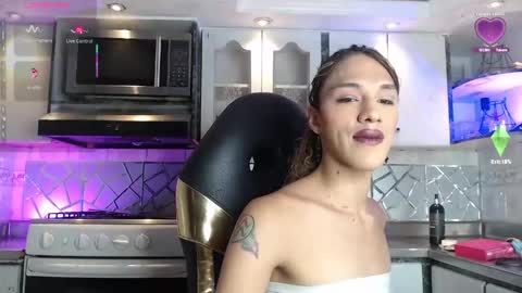 Cristina Onazis online show from May 2026 06:01:01 PM