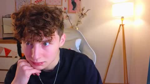 Chris online show from November 2025 03:01:02 PM