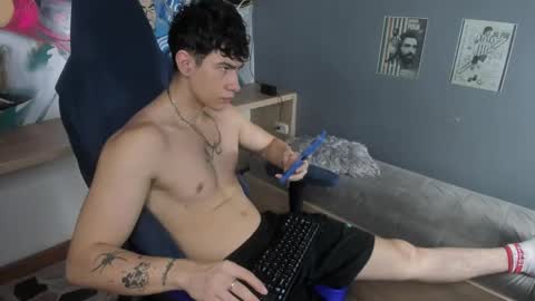 Snapshot of criss_adams chatting on February 2026 02:15:01 AM Cris online show from February 2026 02:15:01 AM