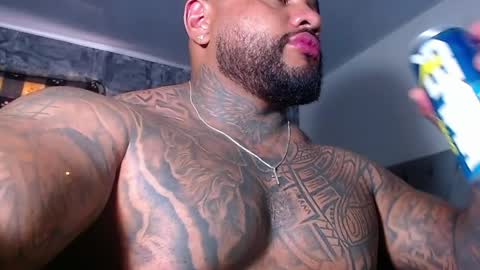 criss_zanders202 online show from May 2026 07:18:02 PM