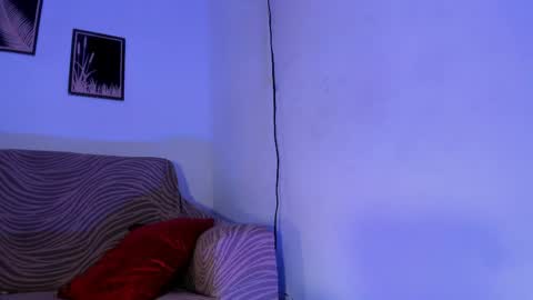 criss_zuri online show from April 2026 12:27:01 PM