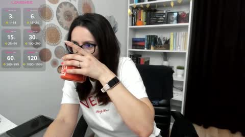 Snapshot of crissnight chatting on September 2025 07:52:02 AM Twitter Christinne p online show from September 2025 07:52:02 AM