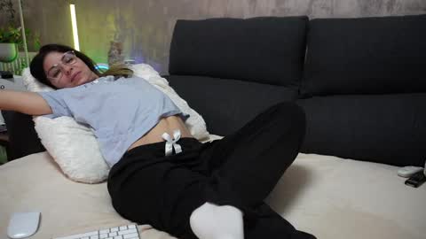 Snapshot of crissy_love chatting on February 2025 11:02:02 PM crissy_love online show from February 2025 11:02:02 PM